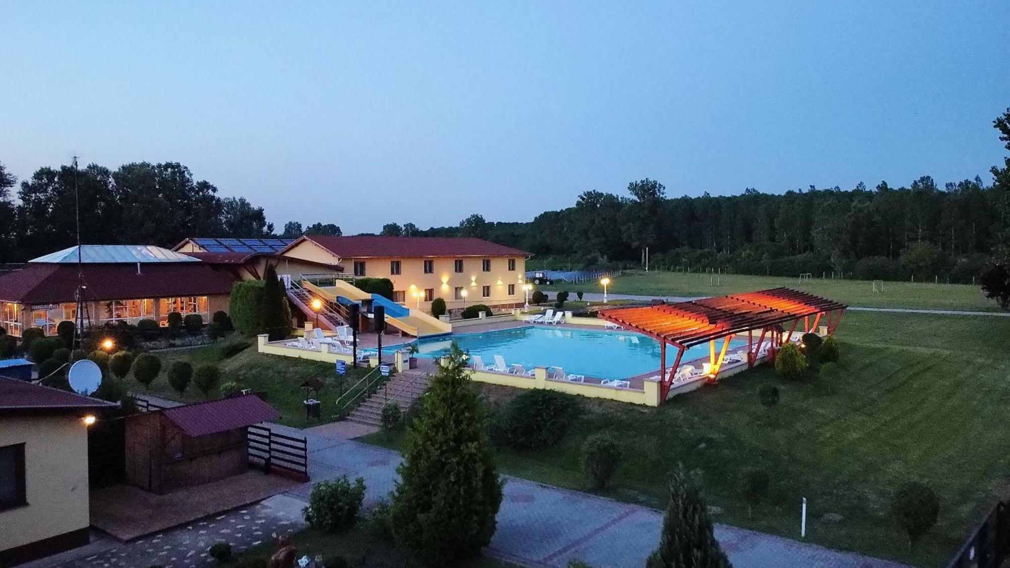 Ligetalja Termal Hotel Peneszlek Dış mekan fotoğraf