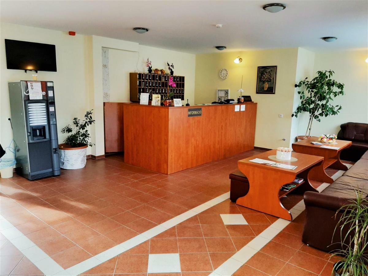 Ligetalja Termal Hotel Peneszlek Dış mekan fotoğraf